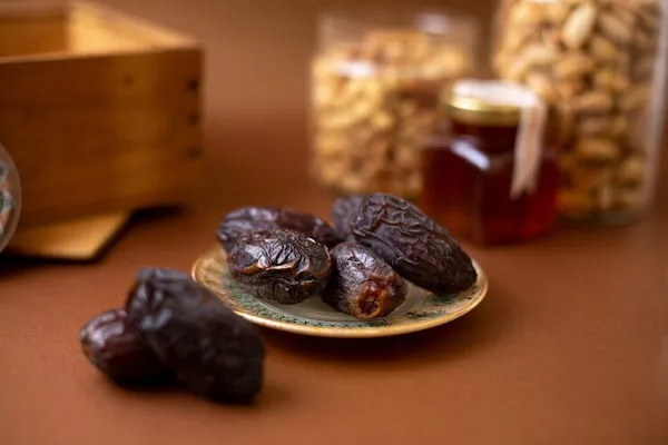قیمت خرید خرما شاهانی + مزایا و معایب