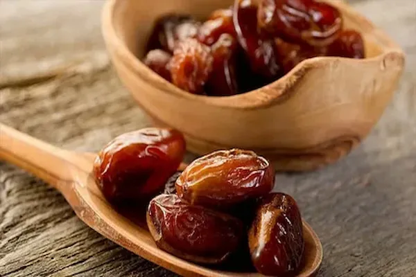 قیمت خرید خرمای خاصویی حاجی‌آباد + خواص، معایب و مزایا