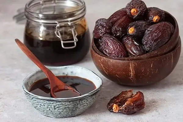 قیمت شیره خرما سنتی + مشخصات بسته بندی عمده و ارزان